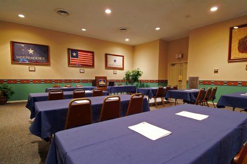 Best Western Old Main Lodge Waco Facilities photo